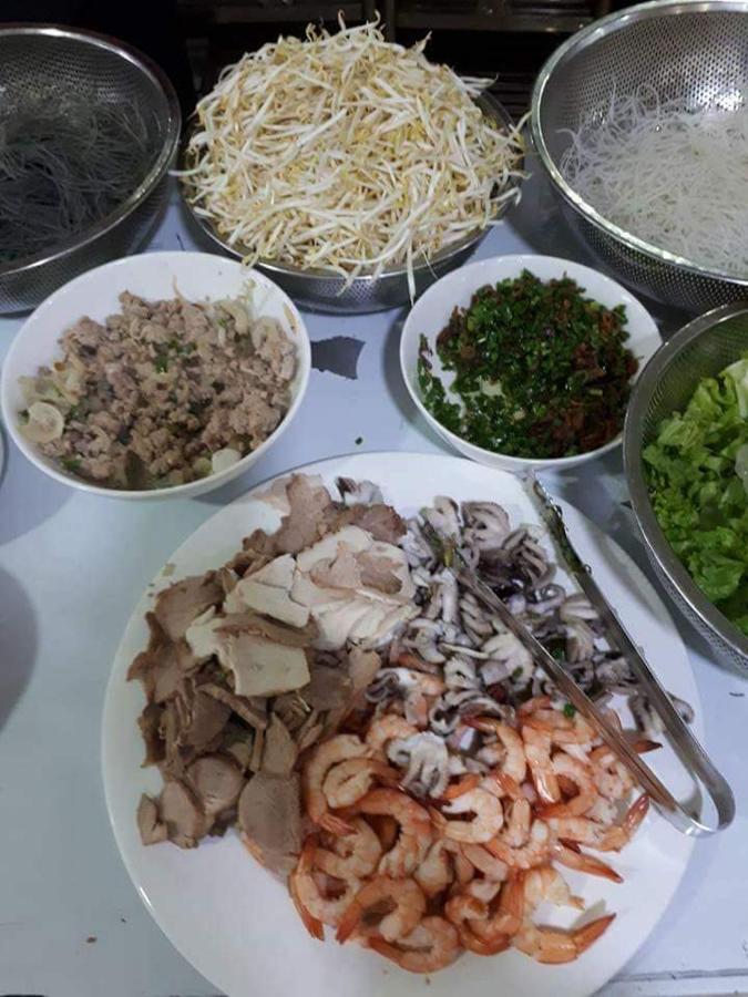 ホテルKhach San Long Ty Cà Mau エクステリア 写真
